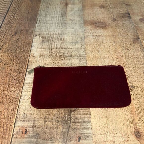 Gucci Red Velvet Beauty Pouch - Picture 7 of 10